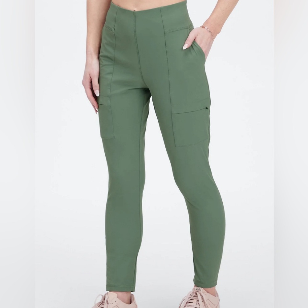 Fabletics Hybrid Cargo Olive Green High Waisted Active Pants Size M
#300